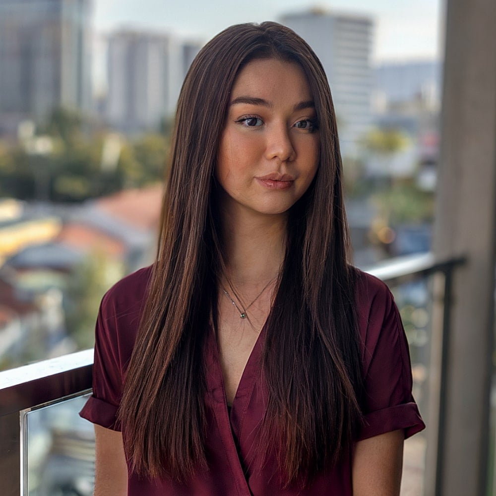 15+ Must-Try Long Layered Haircuts for Round Faces in 2025