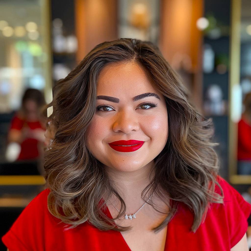 15+ Gorgeous Layered Hair Ideas for Round Face Shapes in 2025