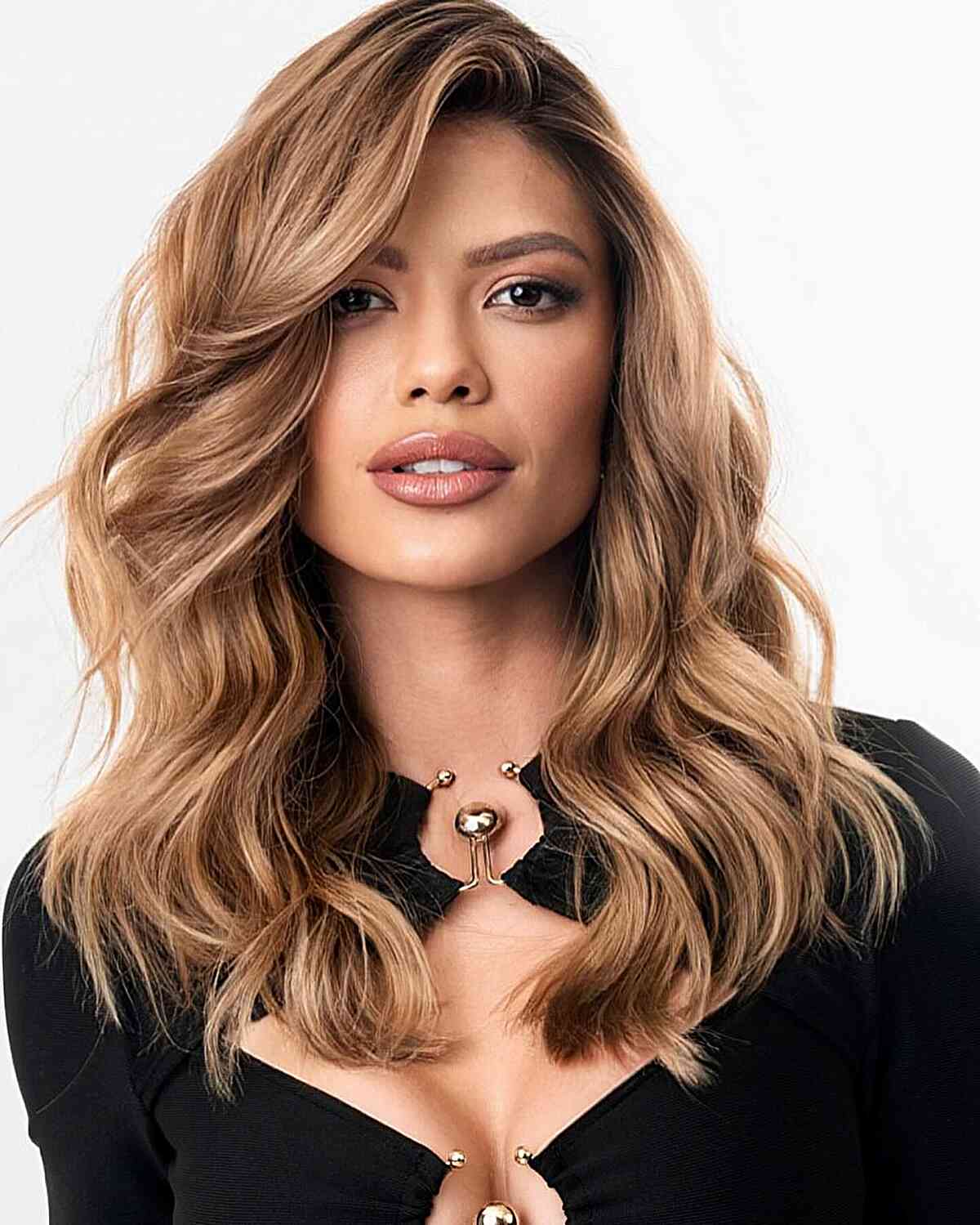 34 Best Ways to Get The Layered Wavy Hair Trend
