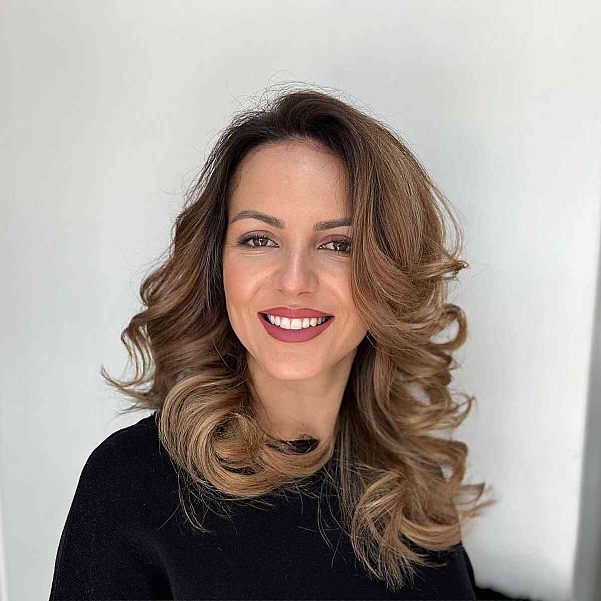 34 Best Ways to Get The Layered Wavy Hair Trend