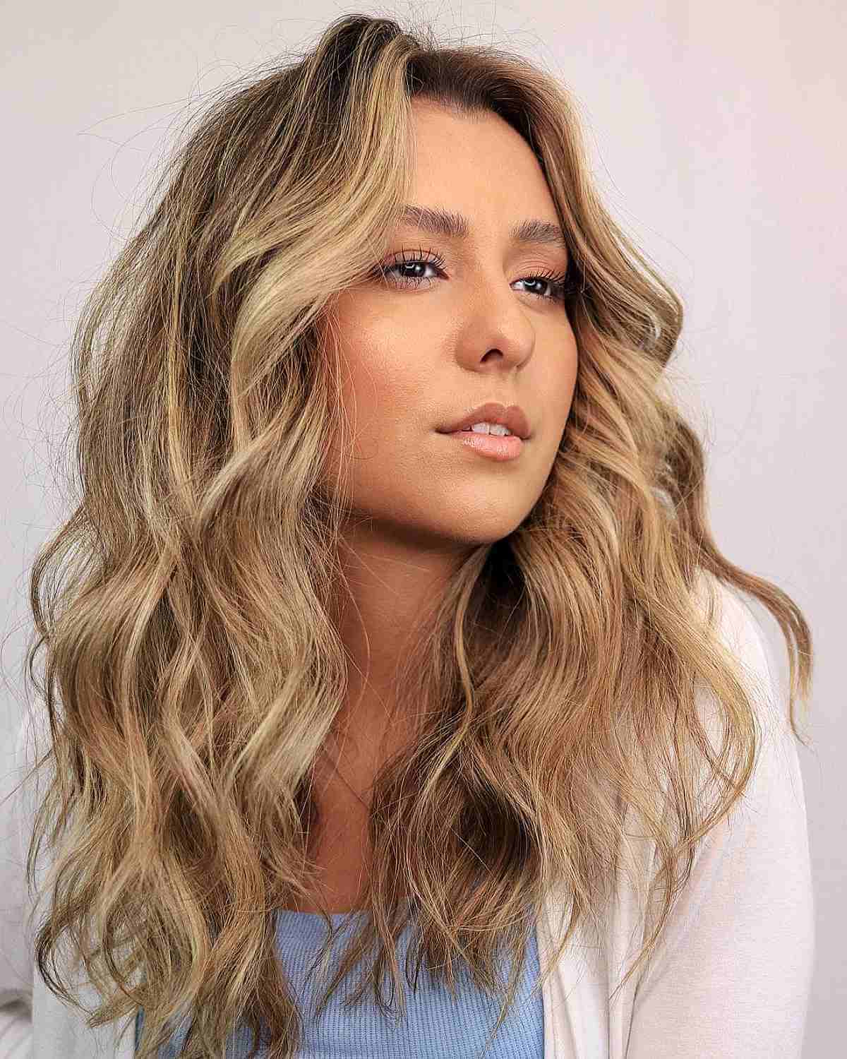 34 Best Ways to Get The Layered Wavy Hair Trend
