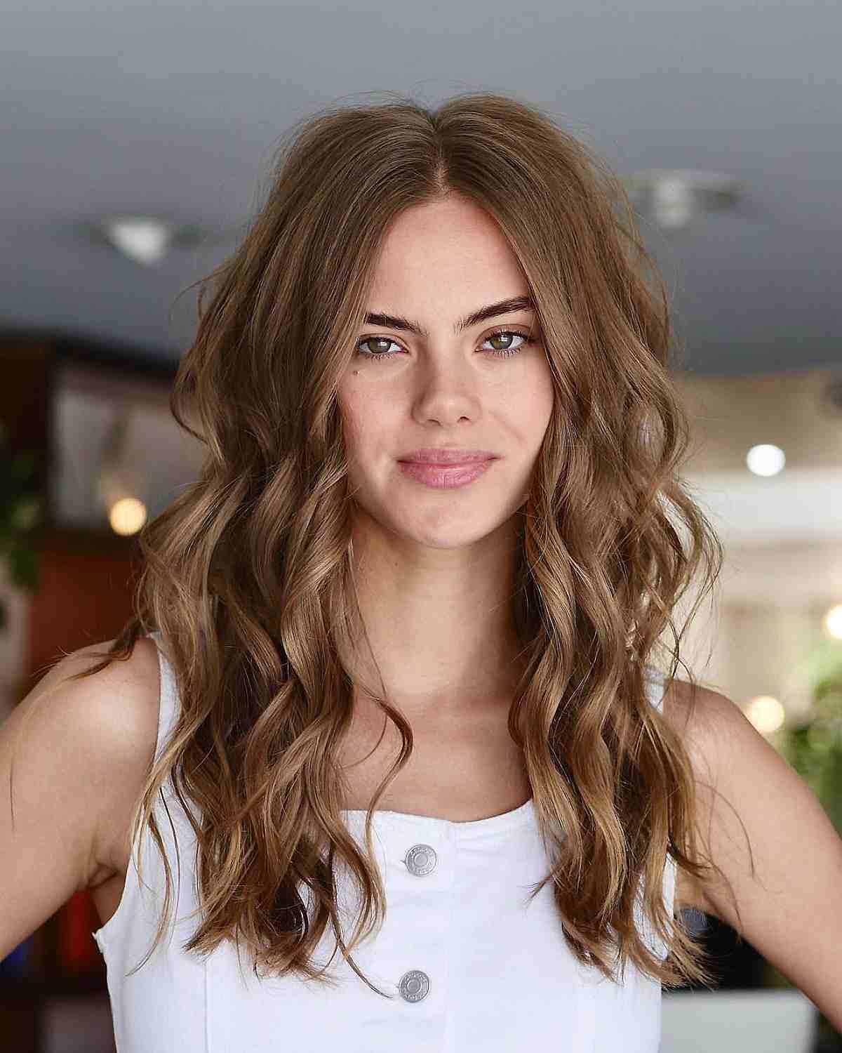 34 Best Ways to Get The Layered Wavy Hair Trend
