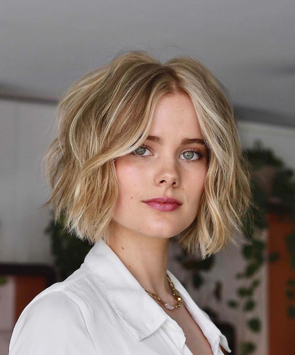 30 Short Wavy Bob Haircuts Trending Right Now
