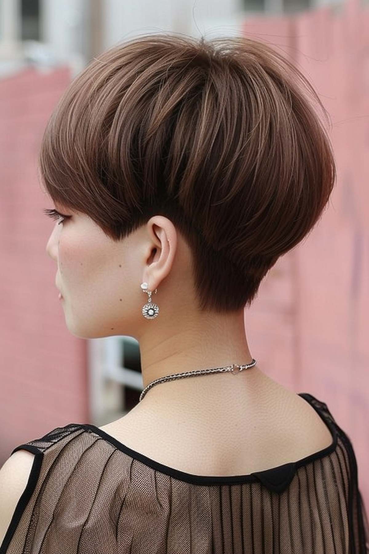 Top 40 Wedge Haircut Ideas for Short & Thin Hair in 2025
