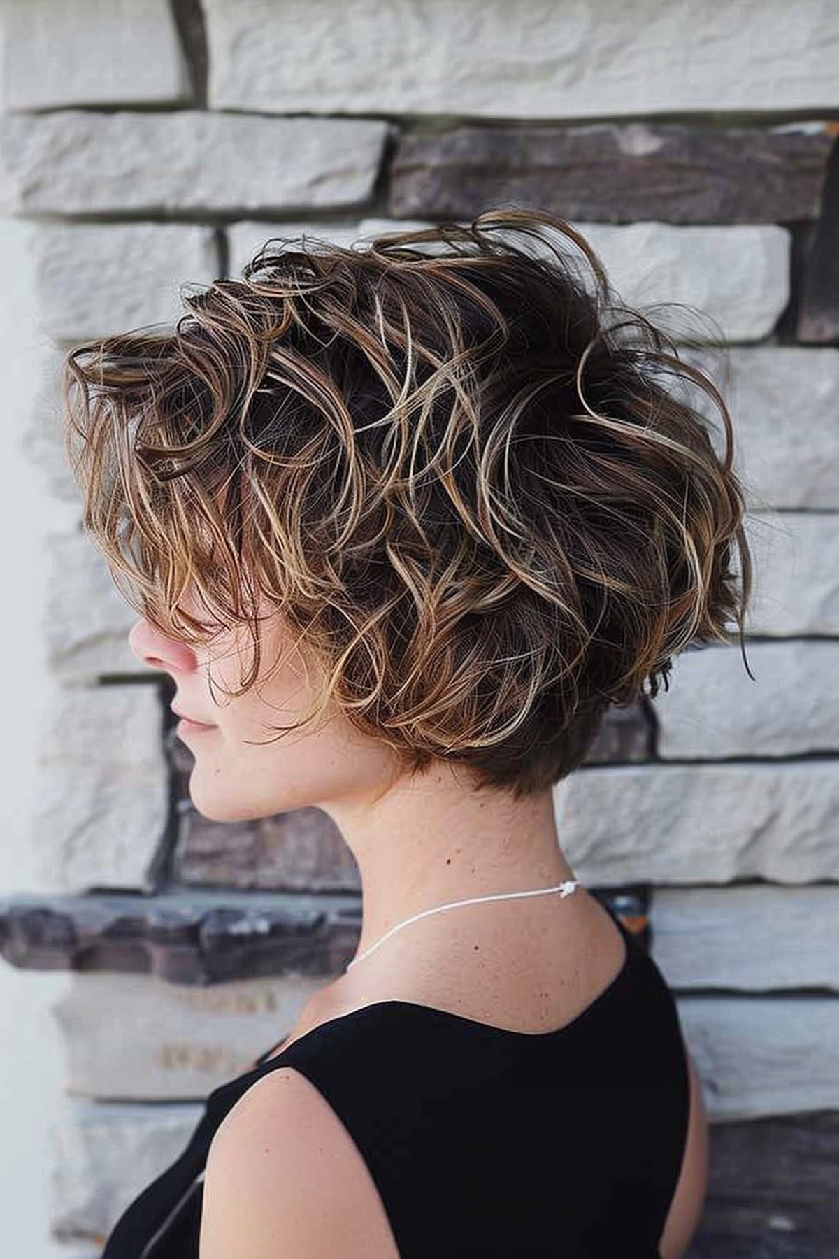 Top 40 Wedge Haircut Ideas for Short & Thin Hair in 2025