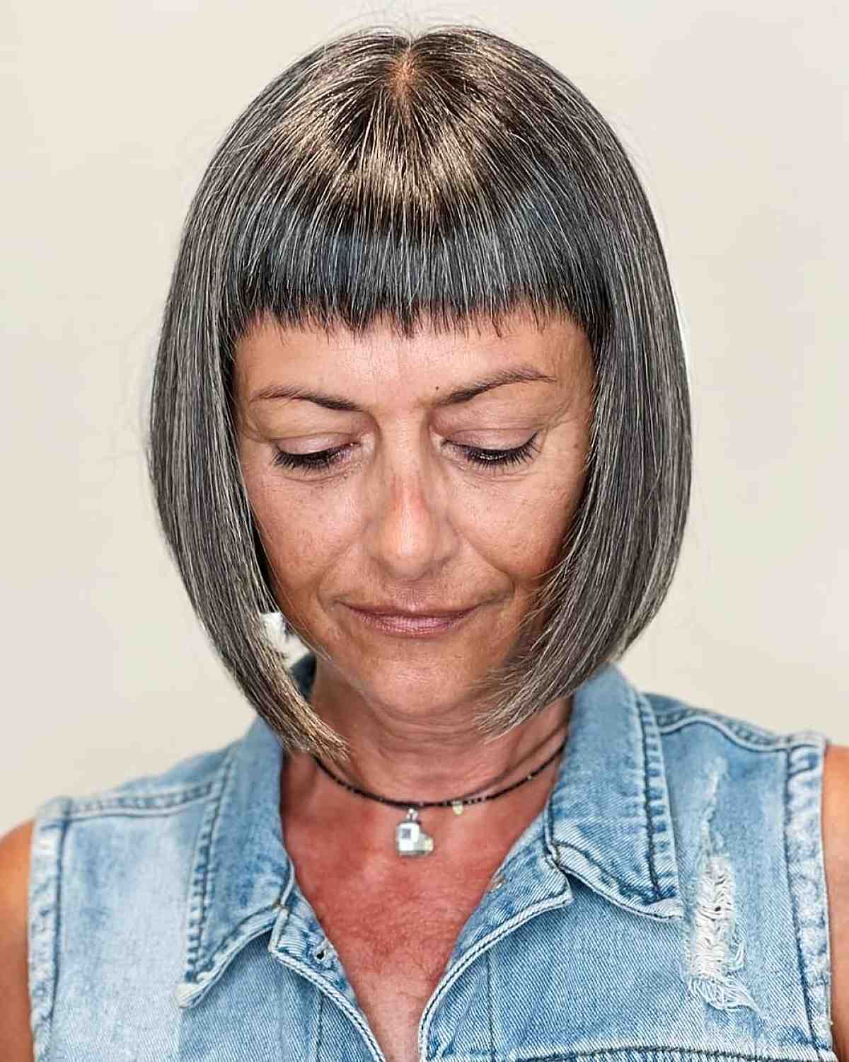 29 Modern Inverted Bob with Bangs (And Ones to Avoid)