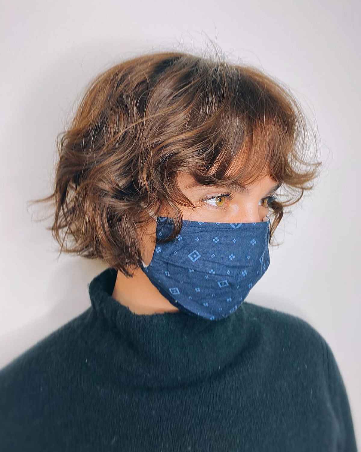 24 Coolest Jaw-Length Choppy Bob with Bangs for a Mod Look