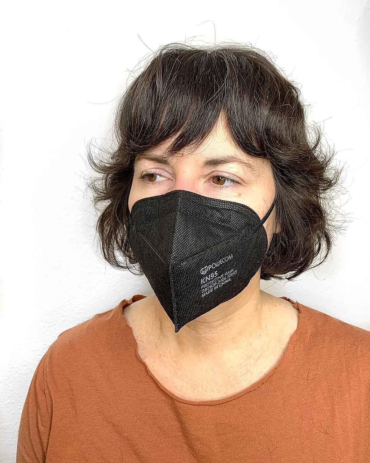 24 Coolest Jaw-Length Choppy Bob with Bangs for a Mod Look
