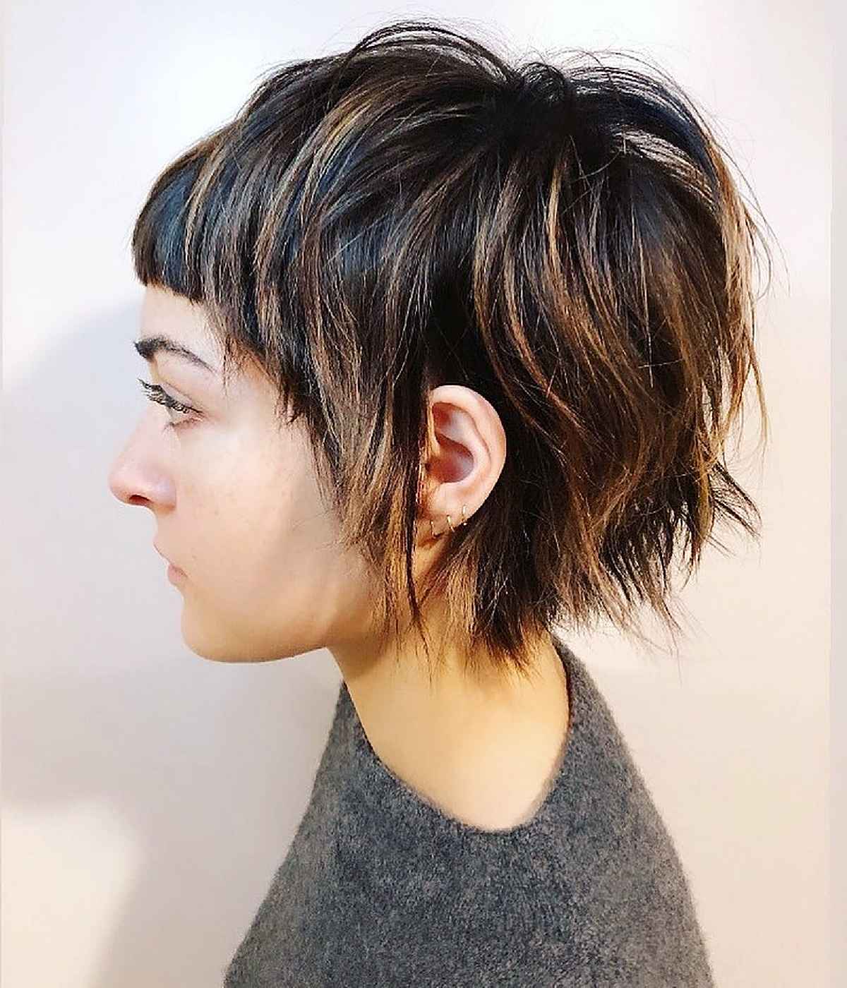 24 Coolest Jaw-Length Choppy Bob with Bangs for a Mod Look
