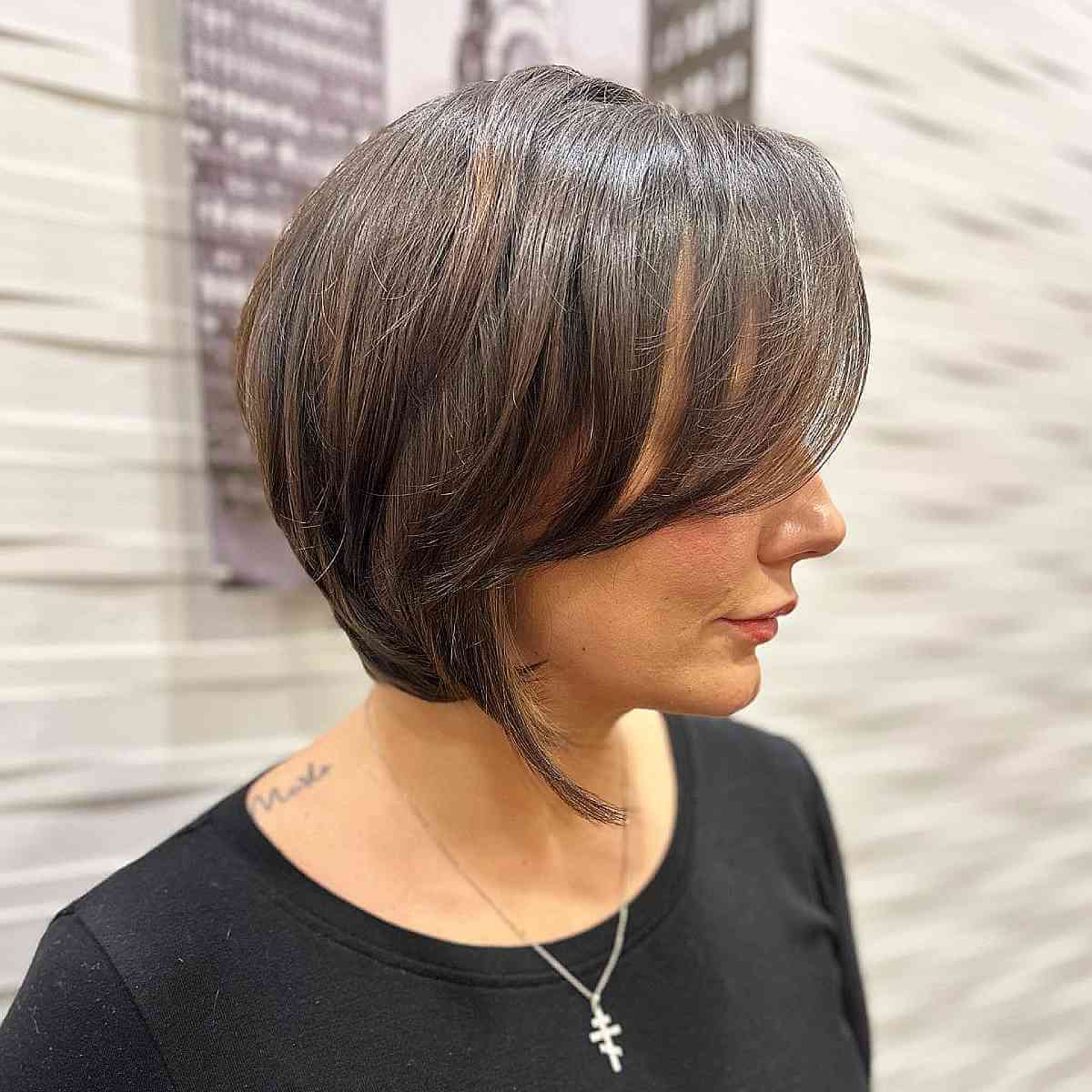 23 Swing Bob Haircuts + Hairstyles Trending Right Now