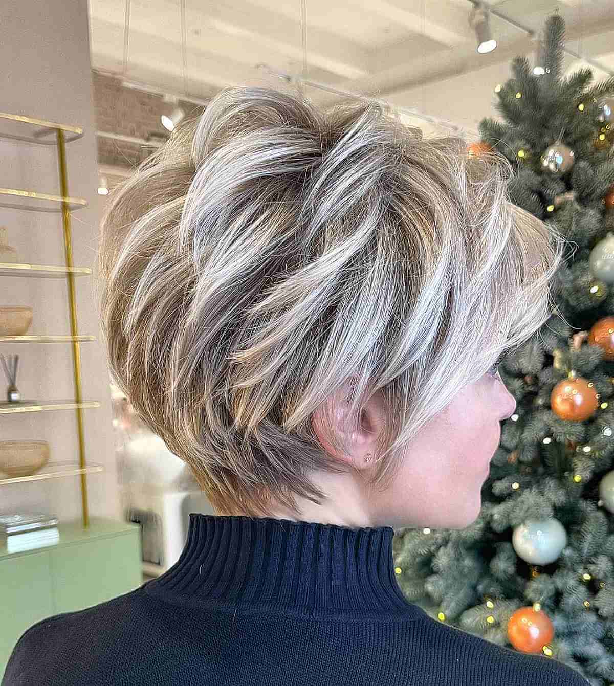 51 Stylish Long Pixie Bob Haircuts for a Unique Length and Style