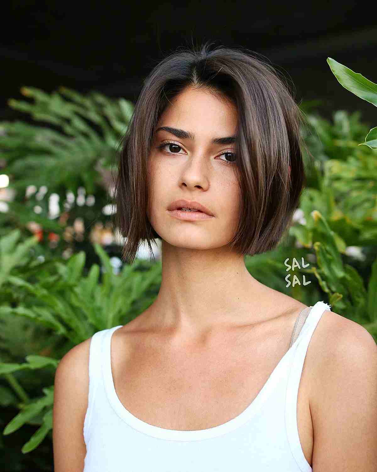 The Chin-Length Blunt Bob Is Trending and Here Are 43 Chic Ideas