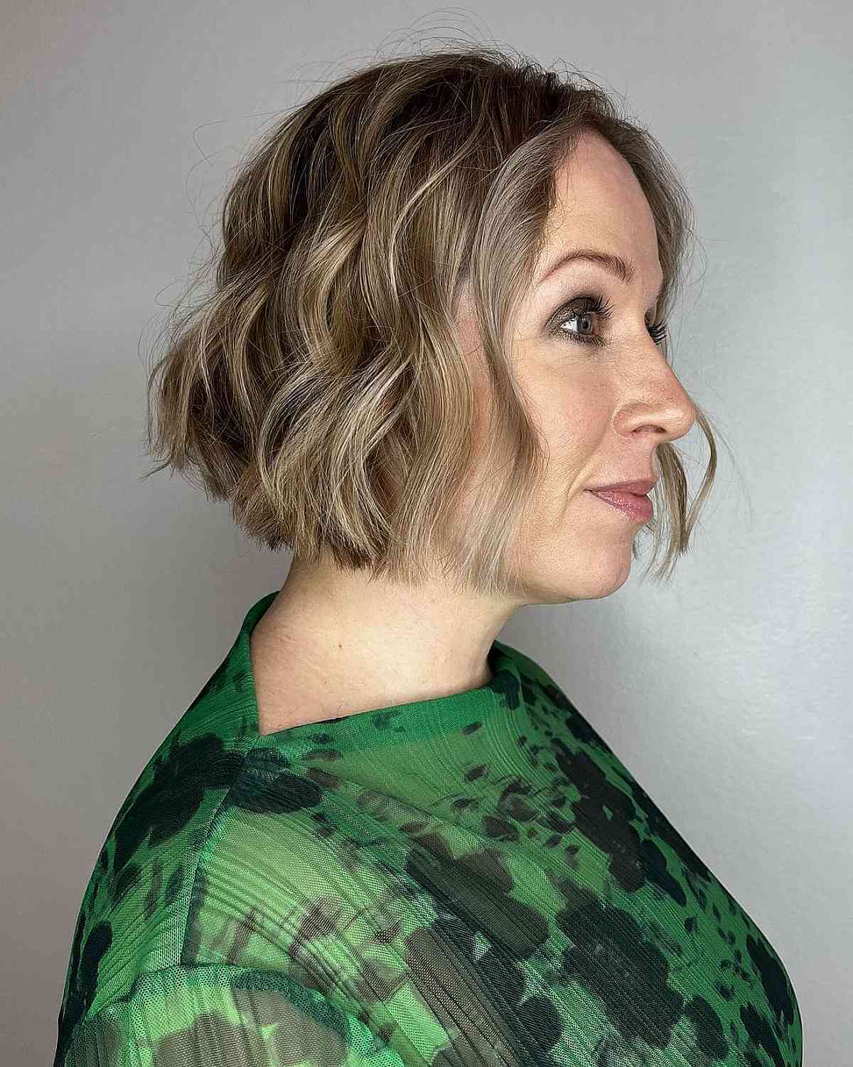 The Chin-Length Blunt Bob Is Trending and Here Are 43 Chic Ideas