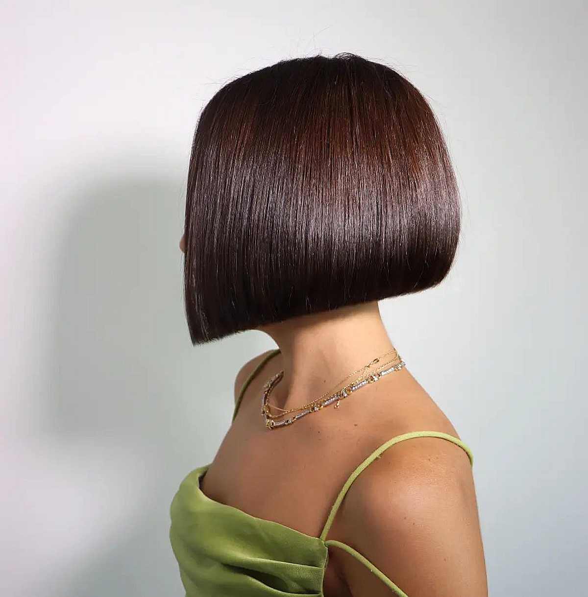 The Chin-Length Blunt Bob Is Trending and Here Are 43 Chic Ideas