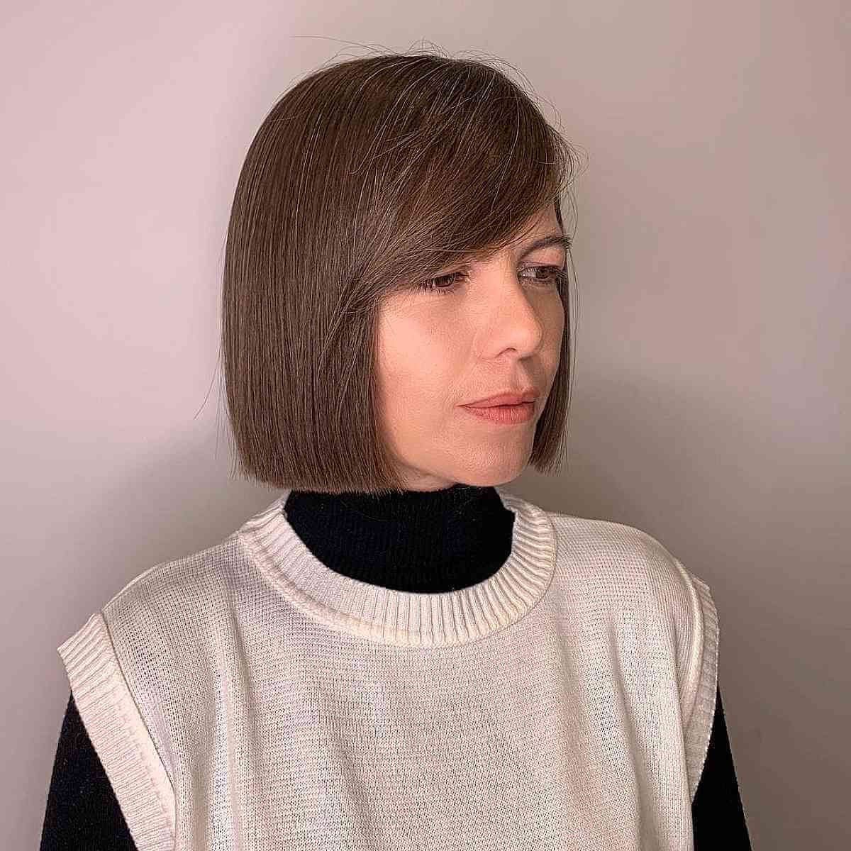 The Chin-Length Blunt Bob Is Trending and Here Are 43 Chic Ideas
