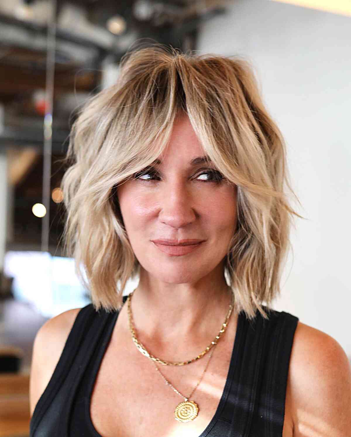 35 Bob with Curtain Bangs Hairstyle Ideas for Modern, Beachy Women