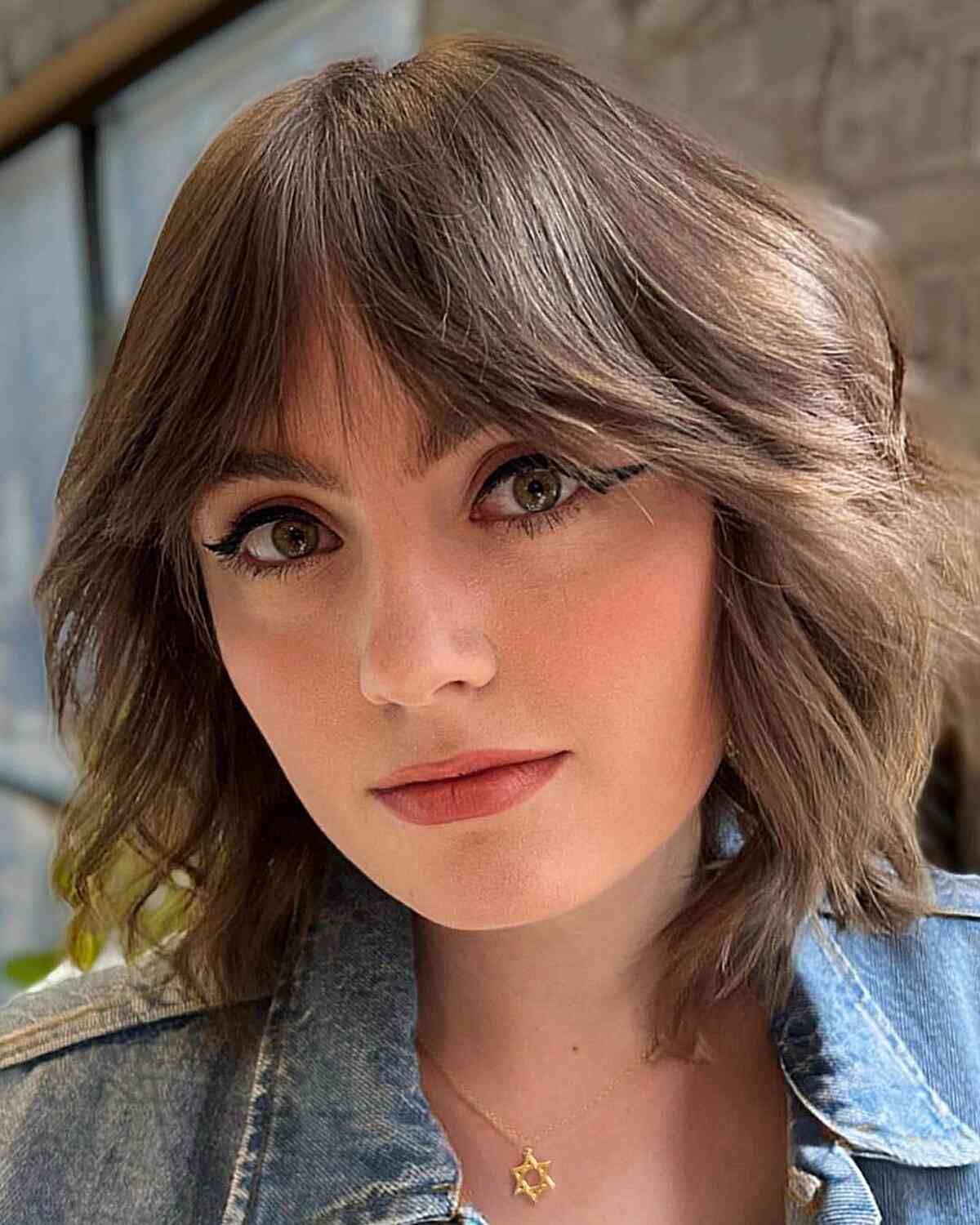35 Bob with Curtain Bangs Hairstyle Ideas for Modern, Beachy Women