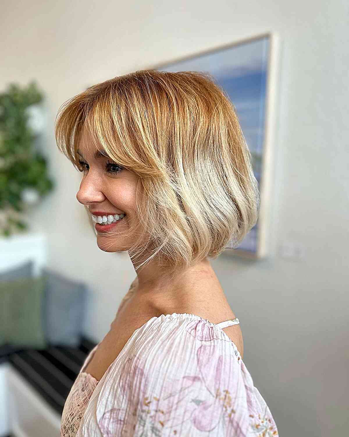 35 Bob with Curtain Bangs Hairstyle Ideas for Modern, Beachy Women
