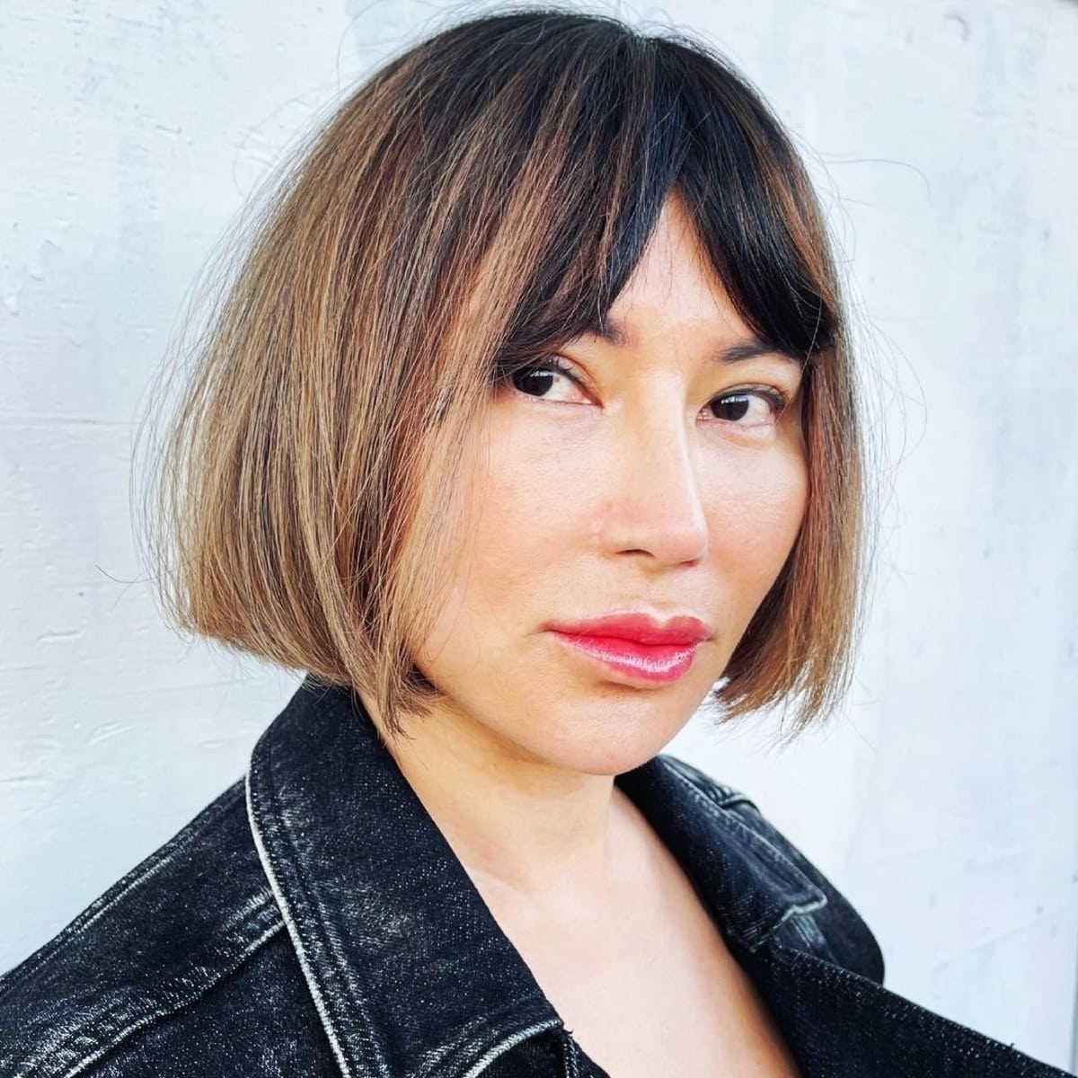 35 Bob with Curtain Bangs Hairstyle Ideas for Modern, Beachy Women