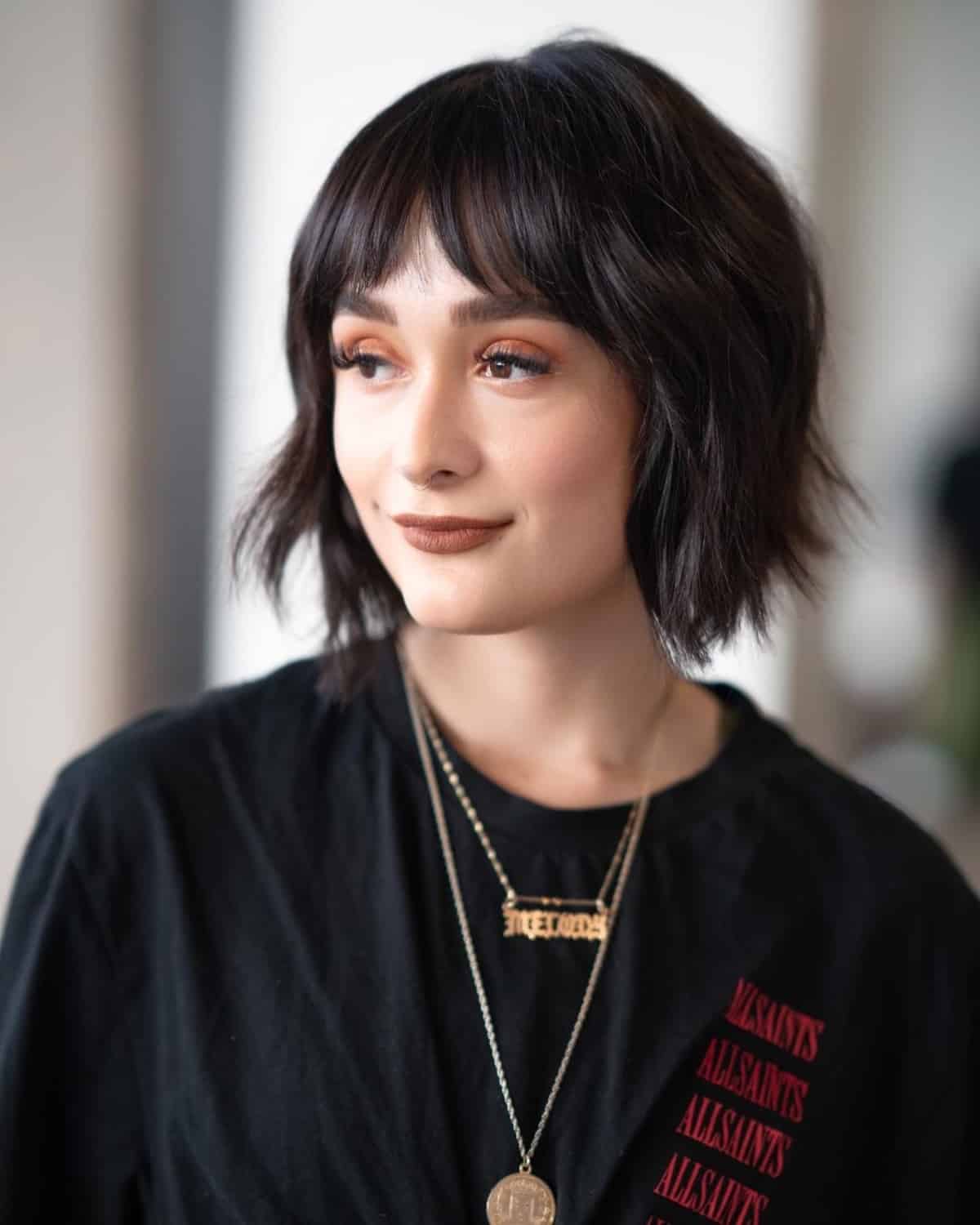 35 Bob with Curtain Bangs Hairstyle Ideas for Modern, Beachy Women
