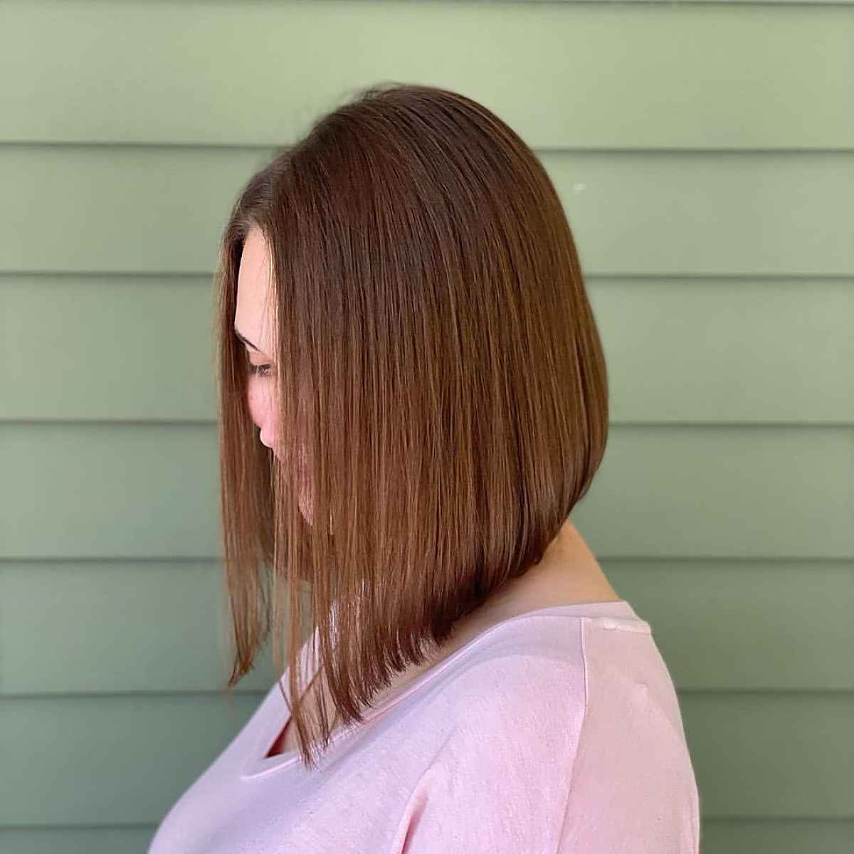 23 Flattering Long Bob Haircuts for Women with Full and Round Faces
