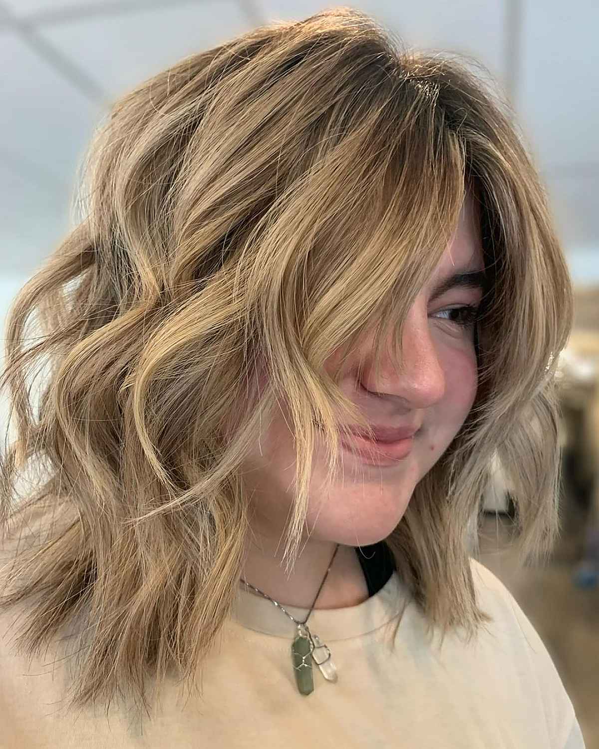 23 Flattering Long Bob Haircuts for Women with Full and Round Faces