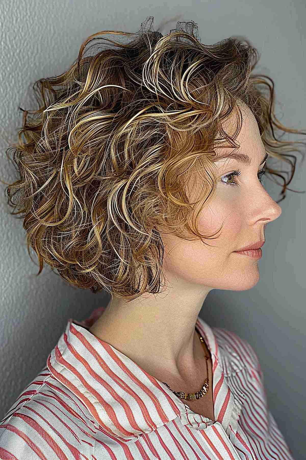 23 Stacked, Short Curly Bob Haircuts to Enhance Your Natural Curls