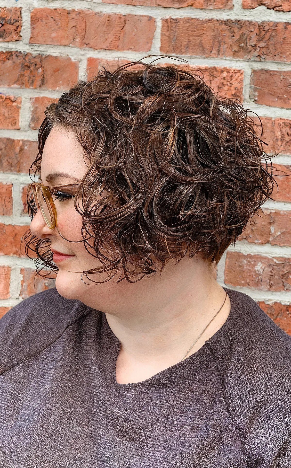 23 Stacked, Short Curly Bob Haircuts to Enhance Your Natural Curls