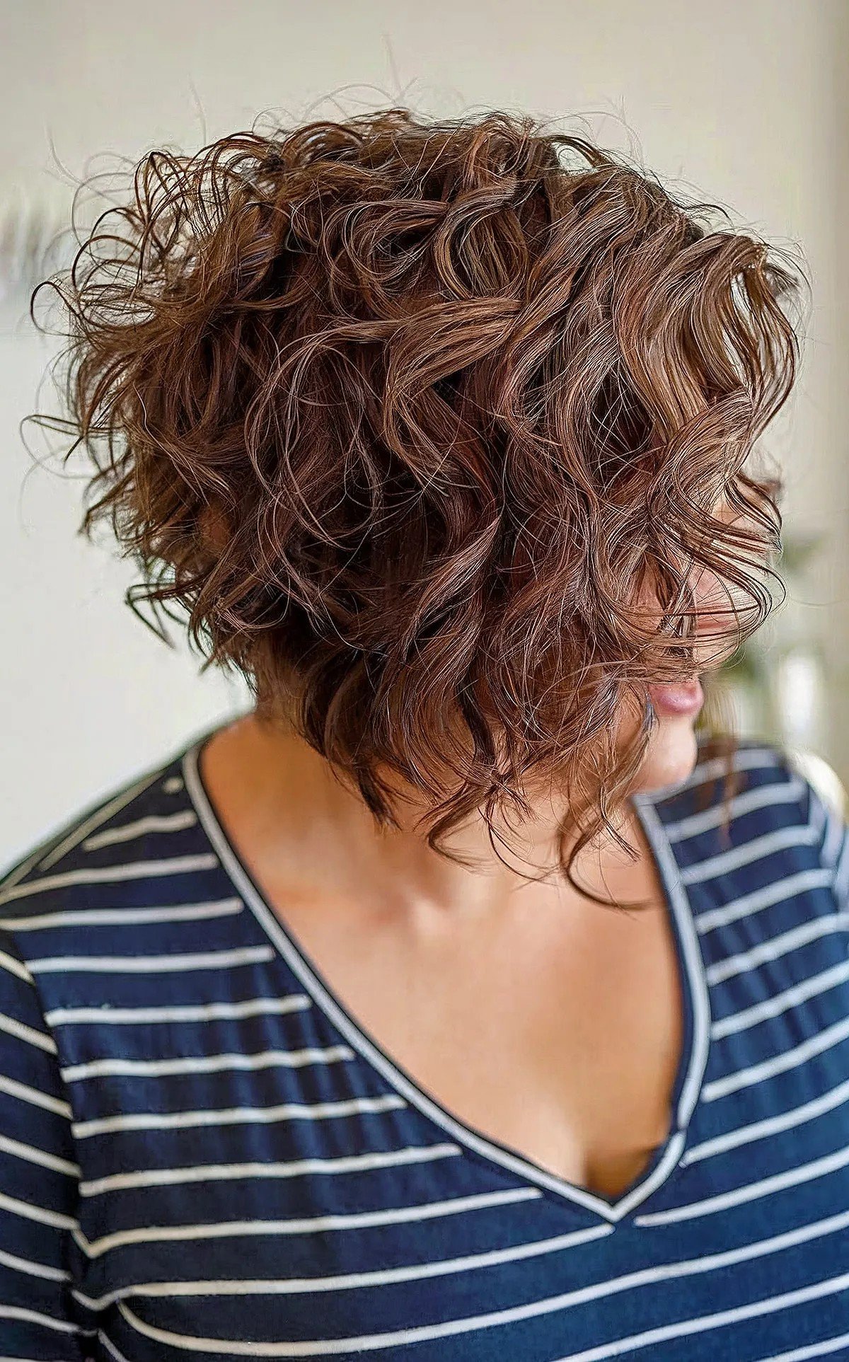 23 Stacked, Short Curly Bob Haircuts to Enhance Your Natural Curls