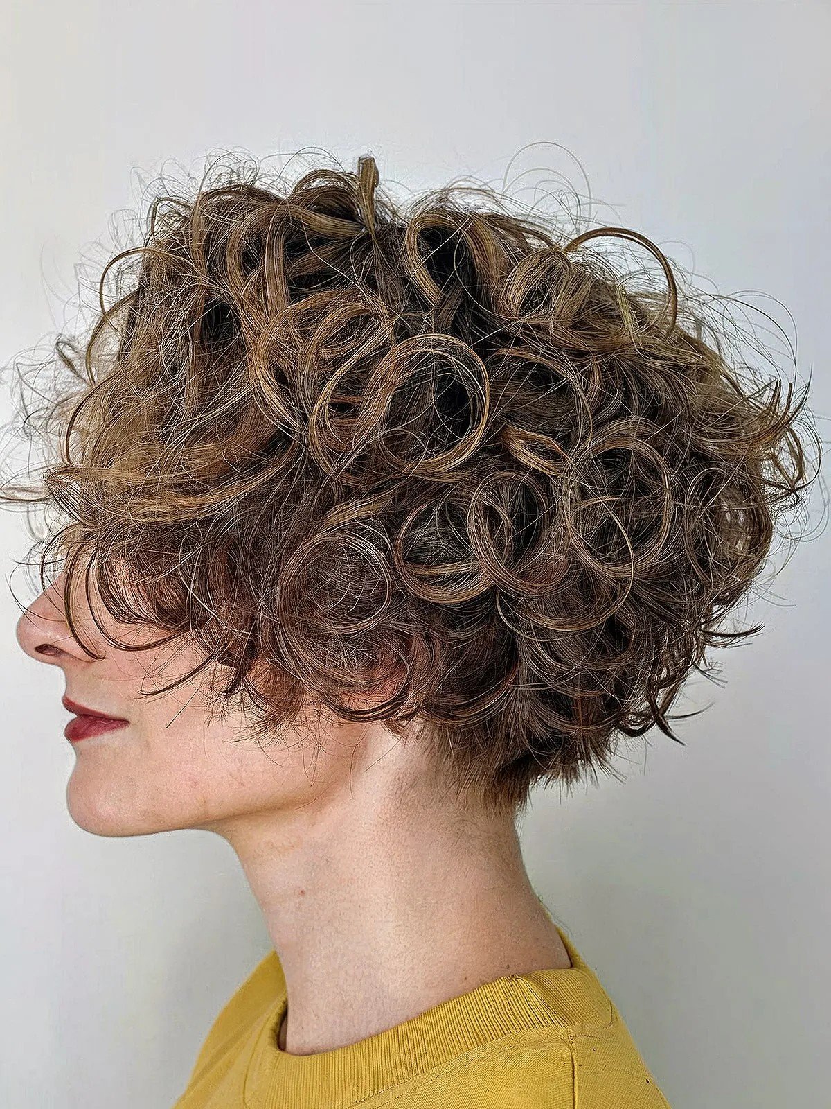 23 Stacked, Short Curly Bob Haircuts to Enhance Your Natural Curls
