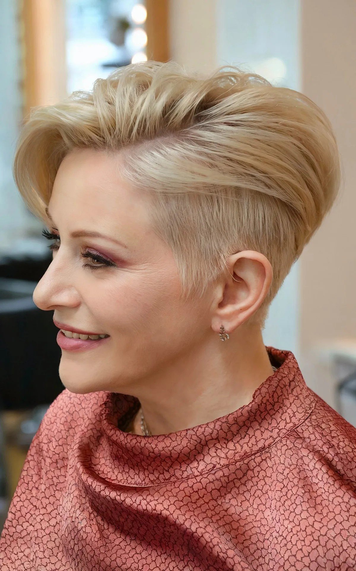 18 Loveliest Pixie Bob Haircuts for Women Over 60 With Style