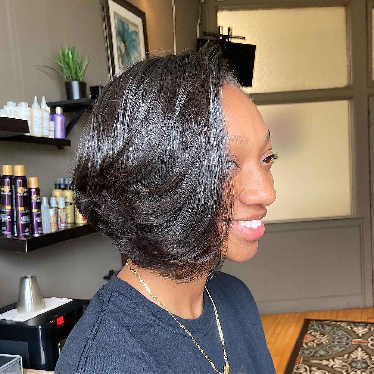 29 Feathered Bob Haircuts That Add Fullness & Movement to Your Hair