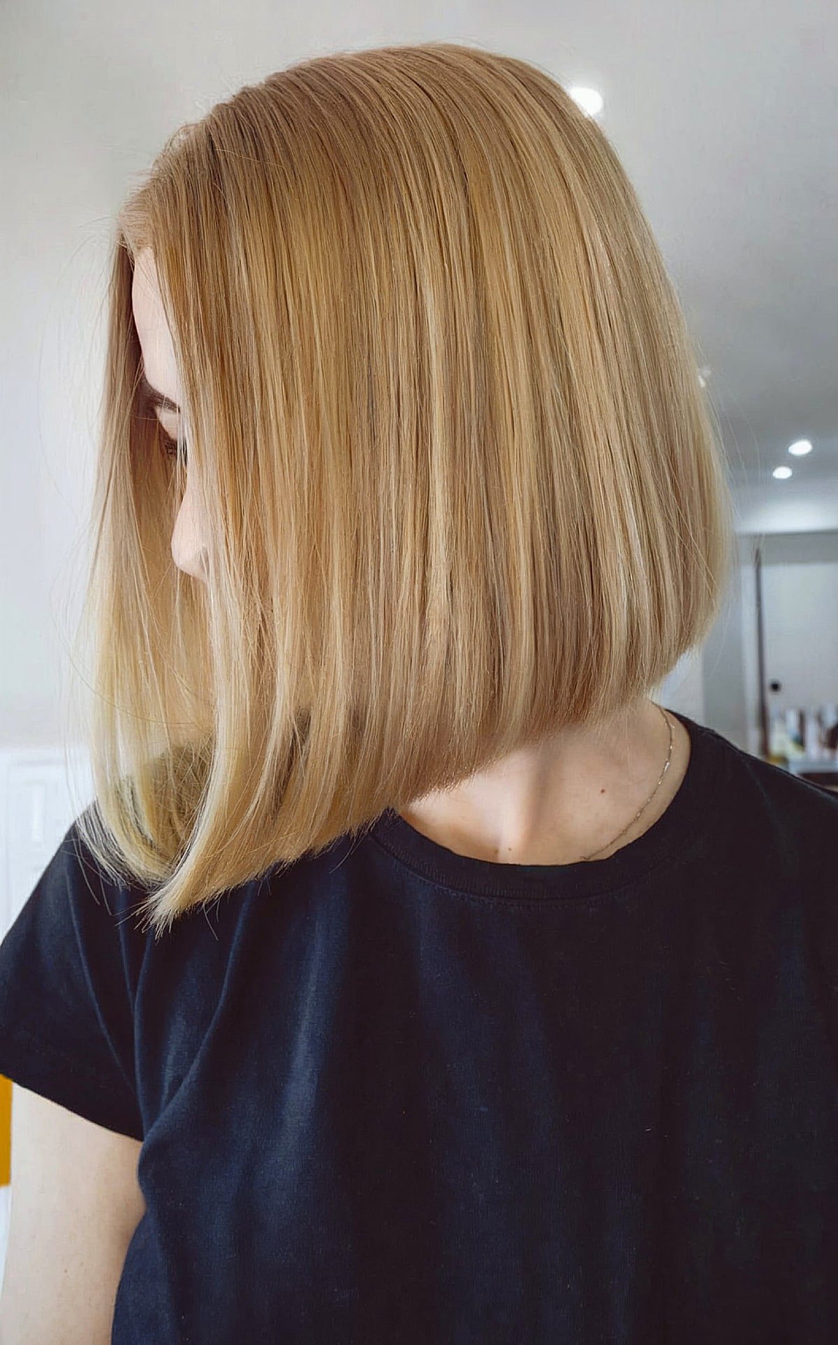 Top 50 Angled Bob Haircut Ideas + Face Shape & Hair Type Advice