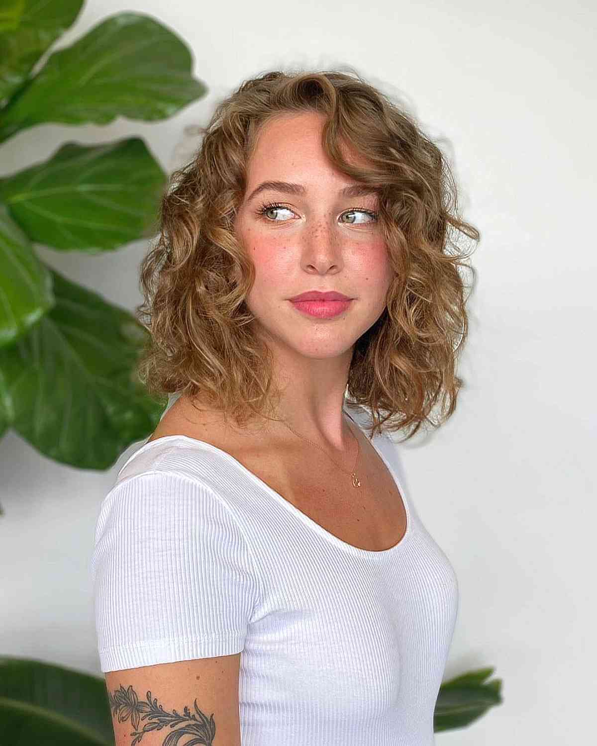 55+ Trendy Curly Bob Hairstyles To See Before You Decide