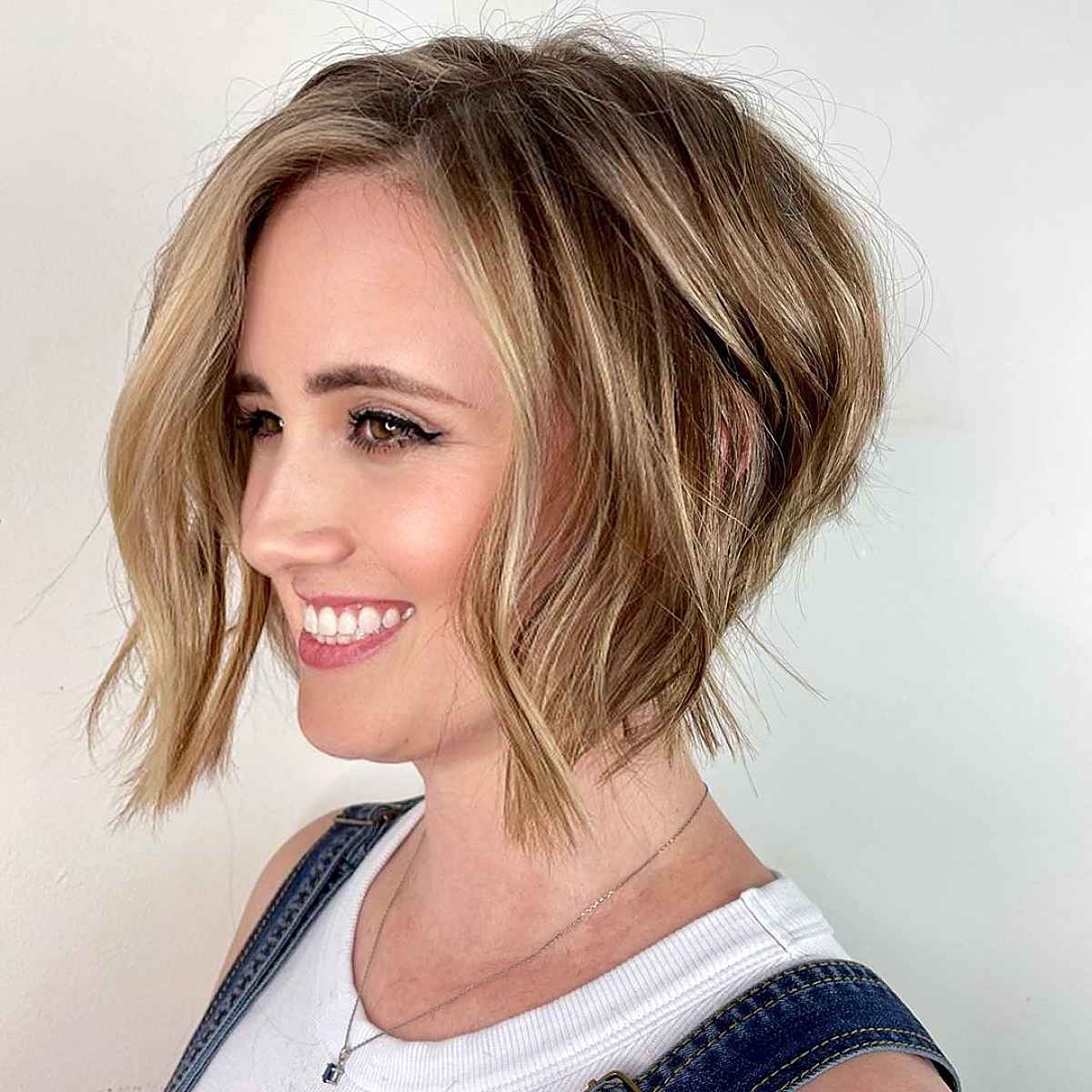 44 Chin-Length Bob Hairstyles That Will Stun You in 2025