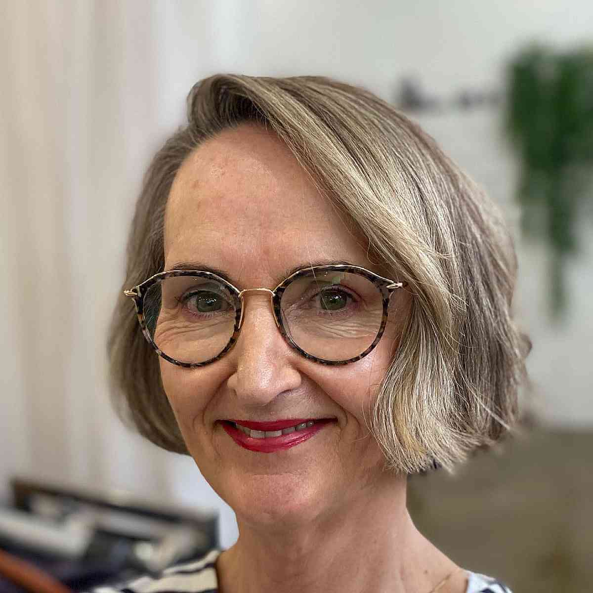 33 Gorgeous Short Bobs for Older Women with Style