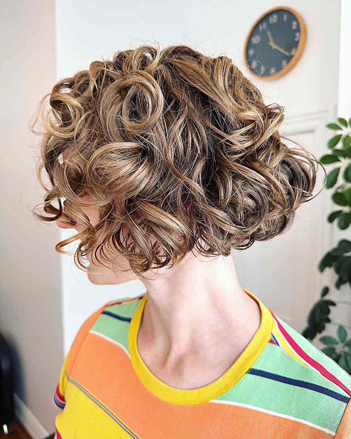 32 Short, Curly Bob Haircuts That Are Cute and Flattering