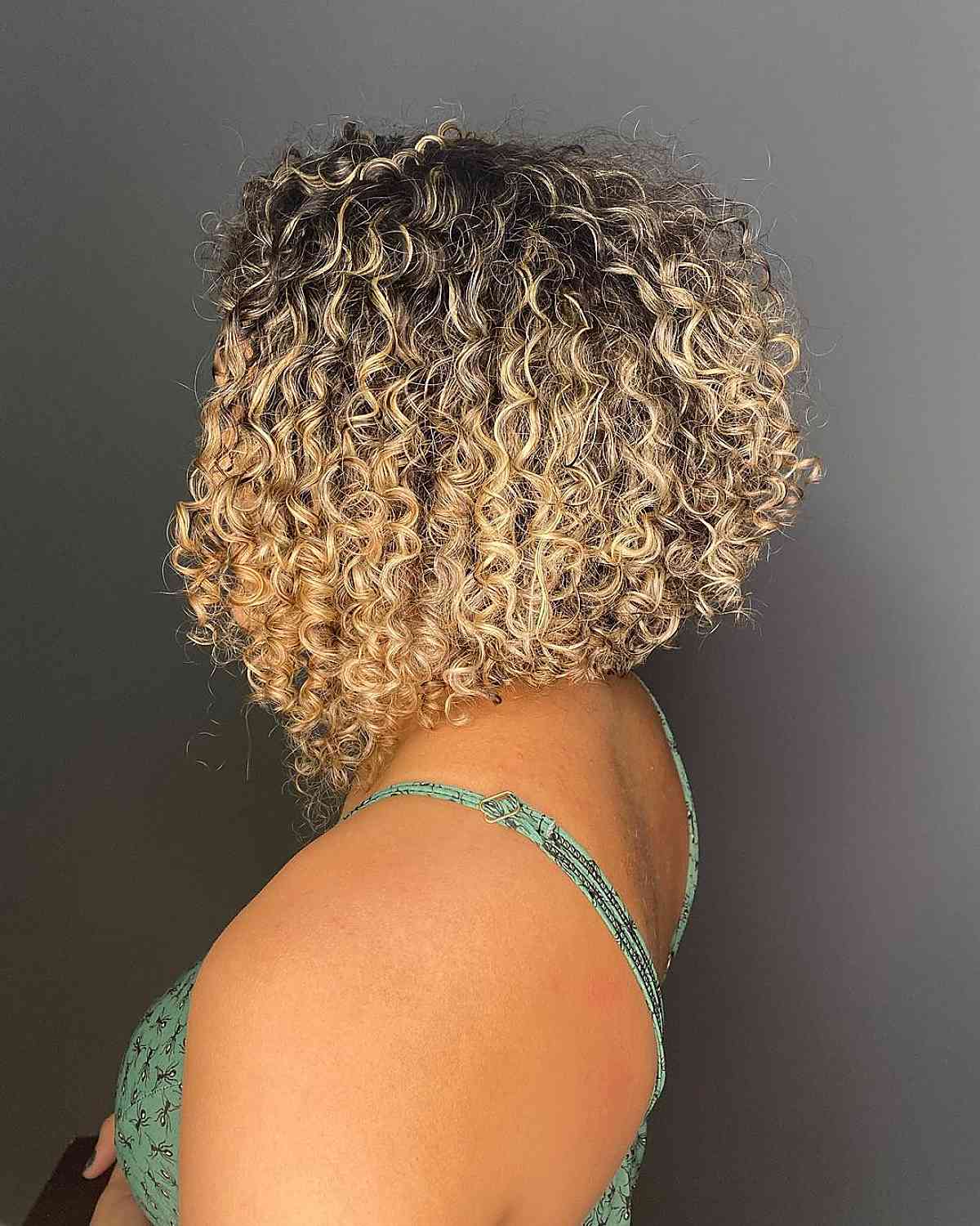 32 Short, Curly Bob Haircuts That Are Cute and Flattering