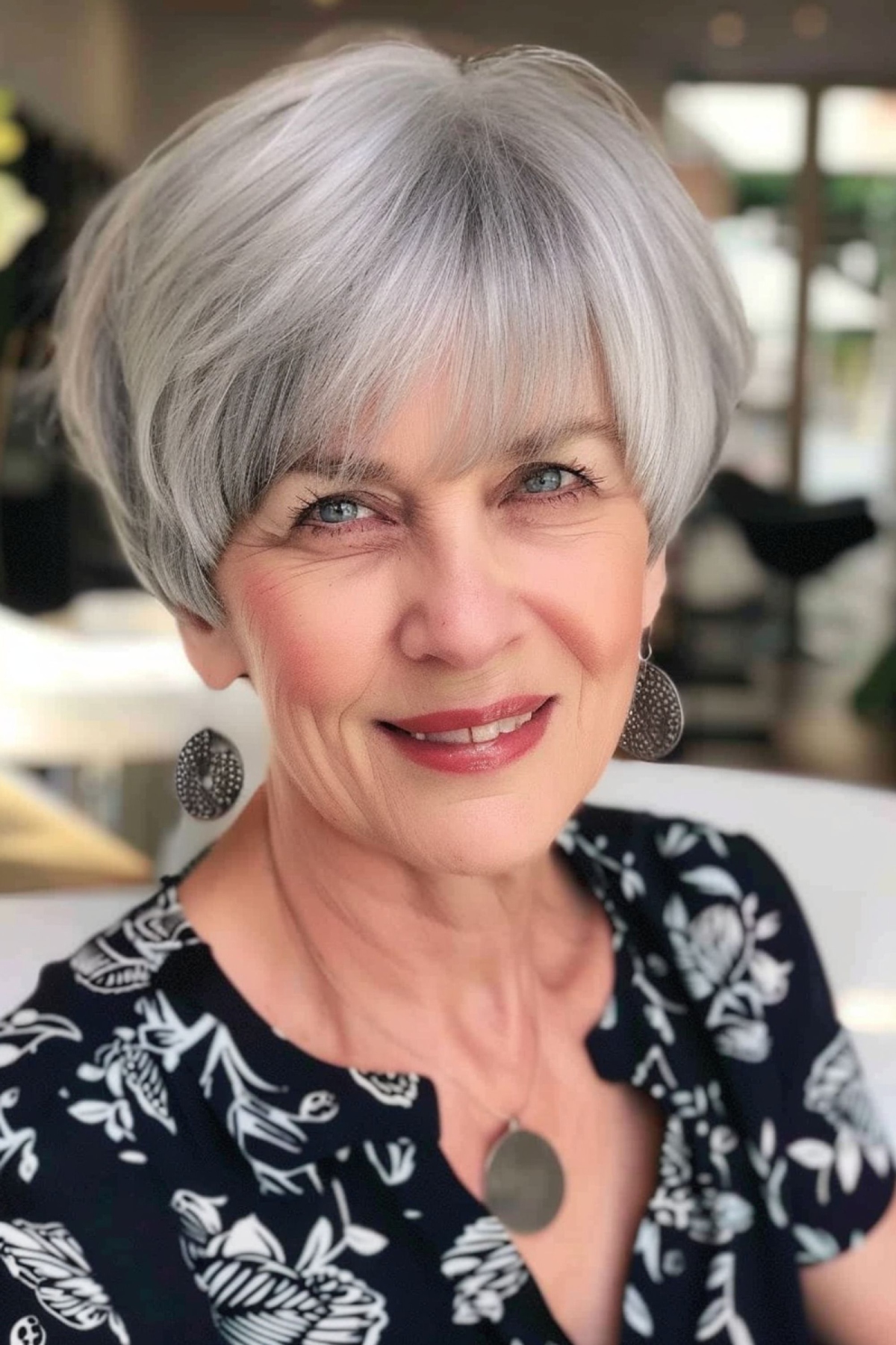 61 Most Alluring Short Hairstyles for Women Over 40 in 2025