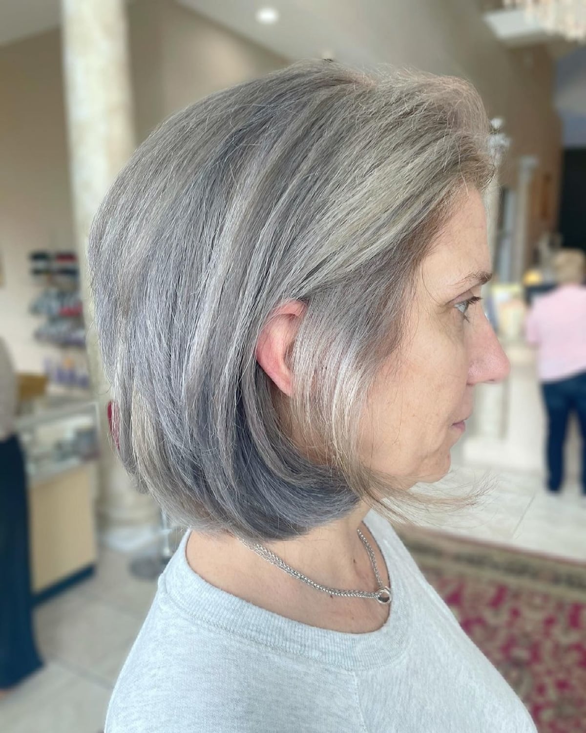 61 Most Alluring Short Hairstyles for Women Over 40 in 2025