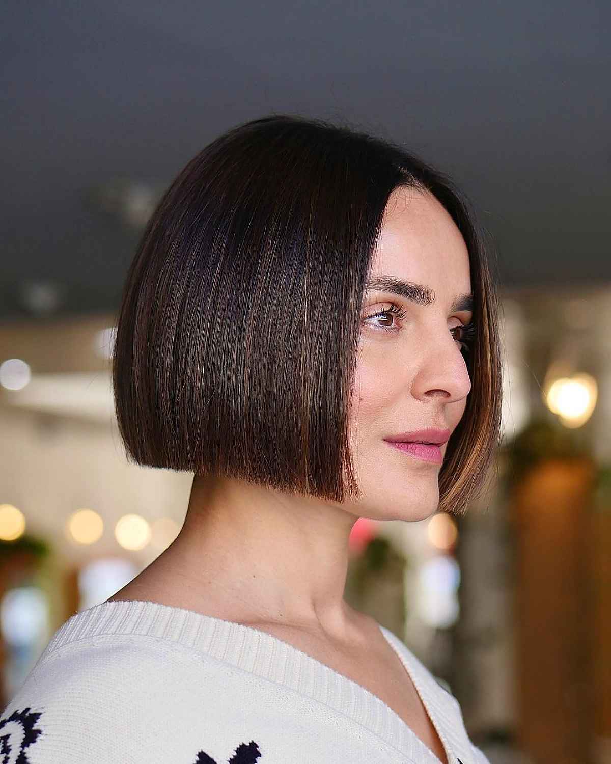 61 Most Alluring Short Hairstyles for Women Over 40 in 2025