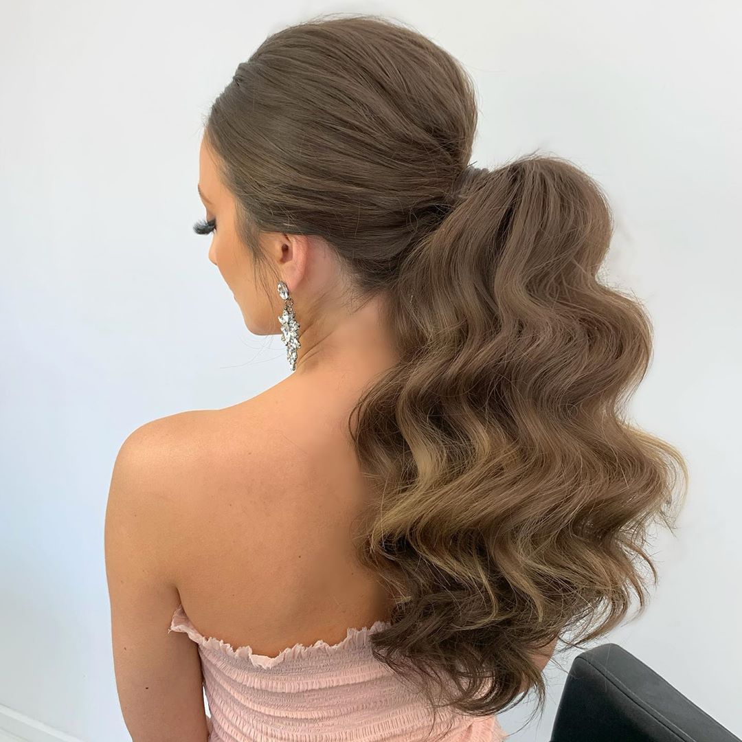27 Simple Hairstyles for Long Hair in Under 10 Seconds