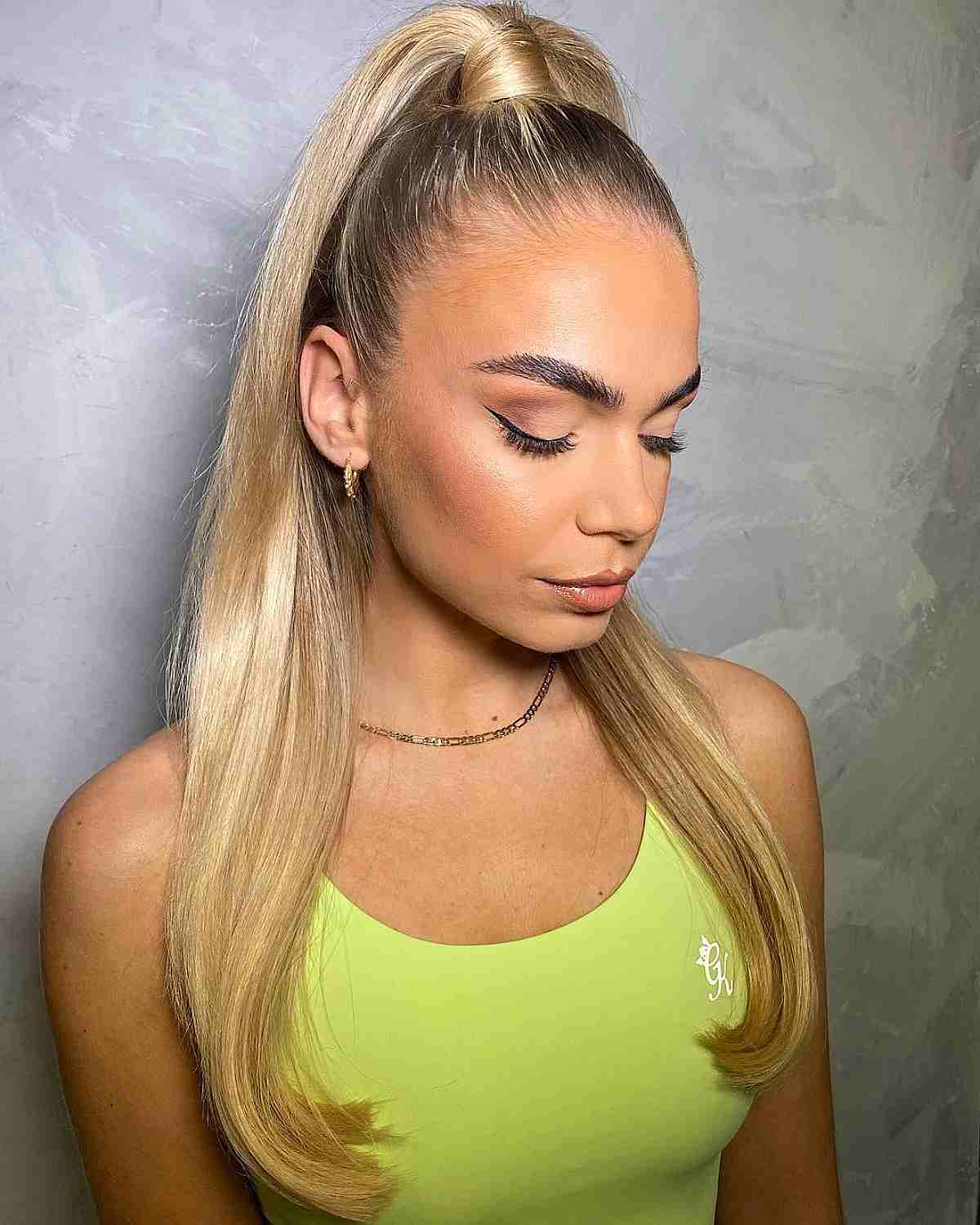 27 Simple Hairstyles for Long Hair in Under 10 Seconds