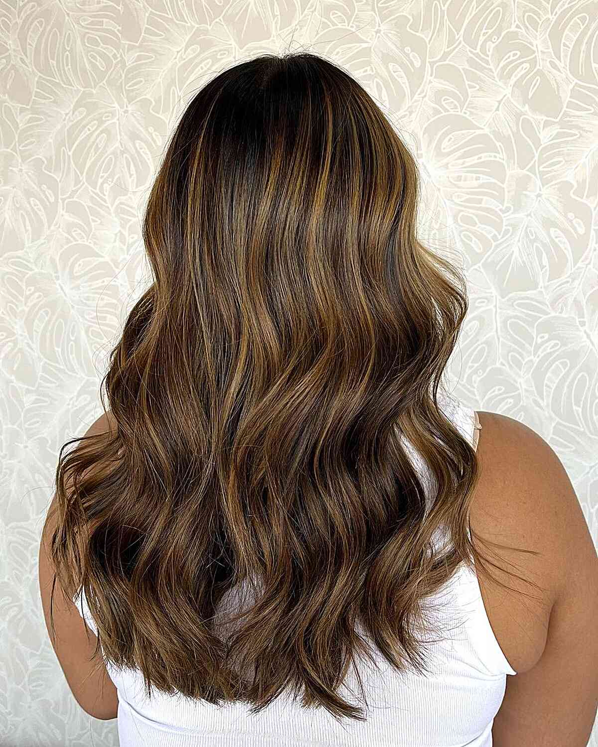 Top 47 Long Wavy Hair Trends for 2025