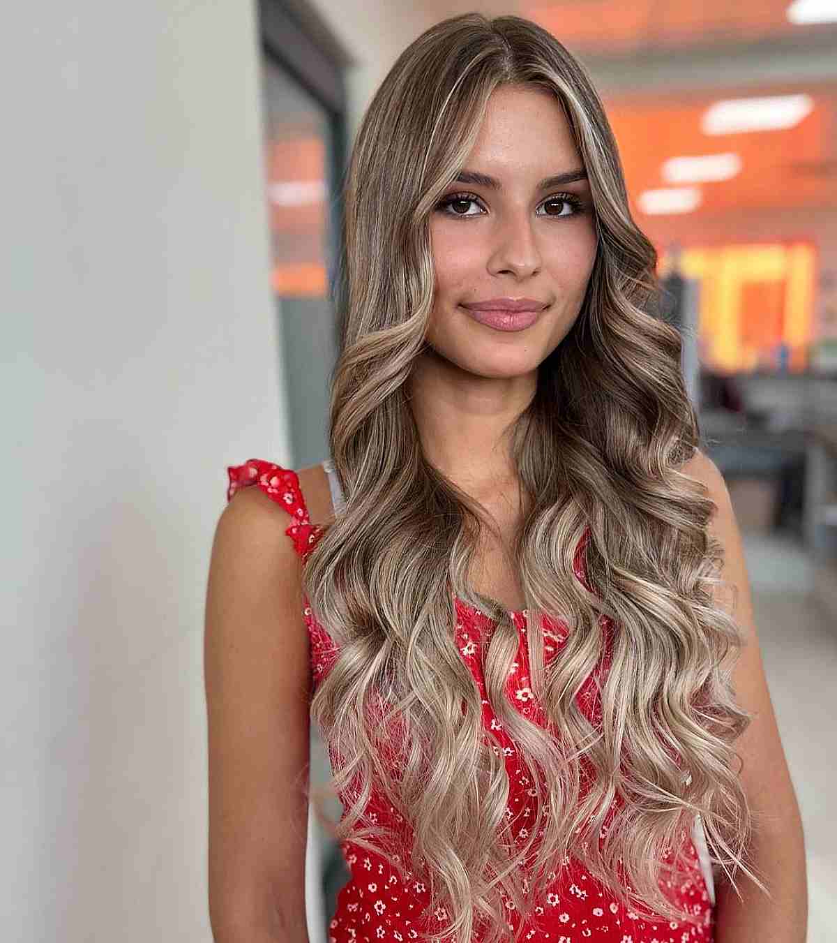 Top 47 Long Wavy Hair Trends for 2025