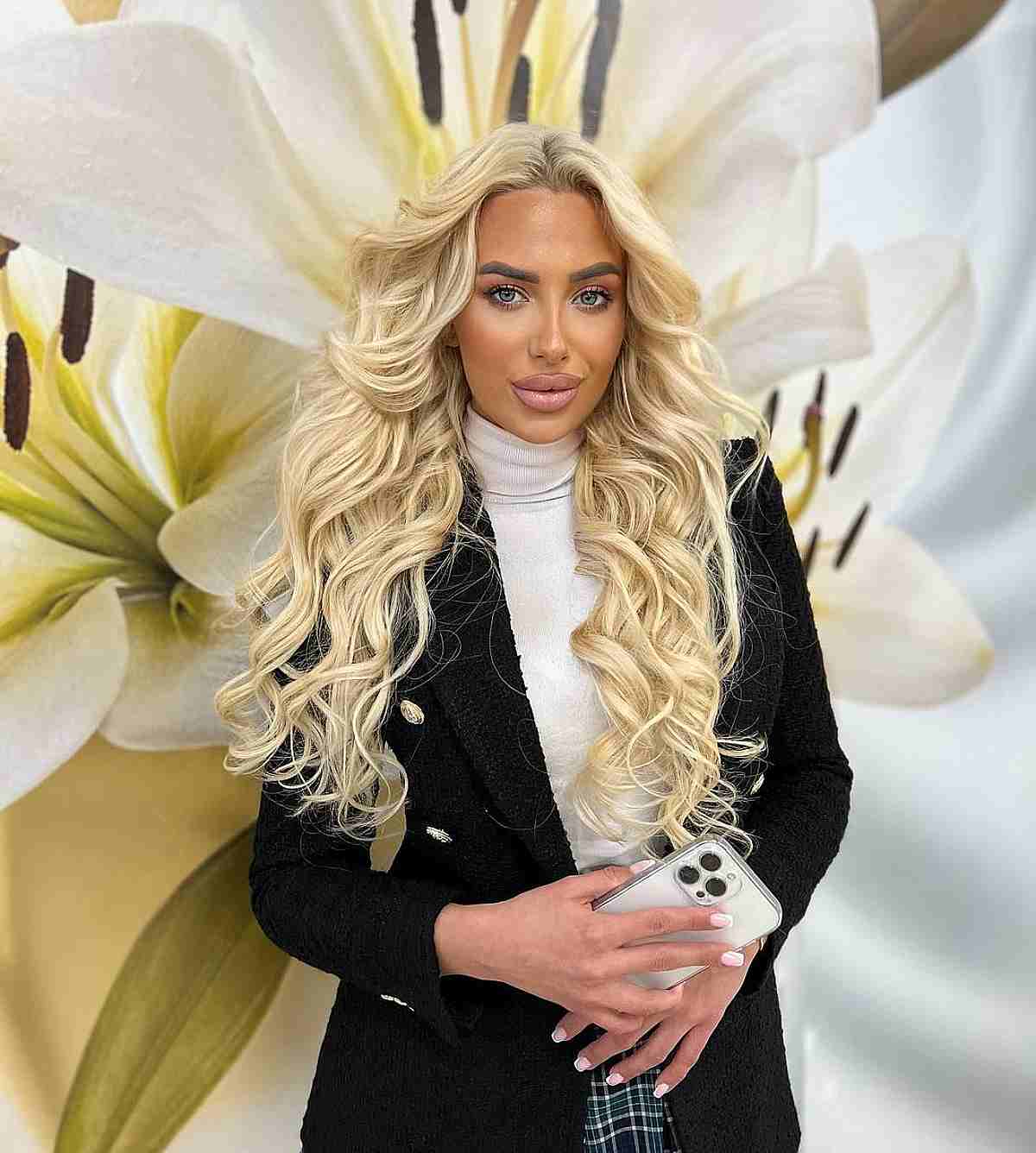 Top 47 Long Wavy Hair Trends for 2025