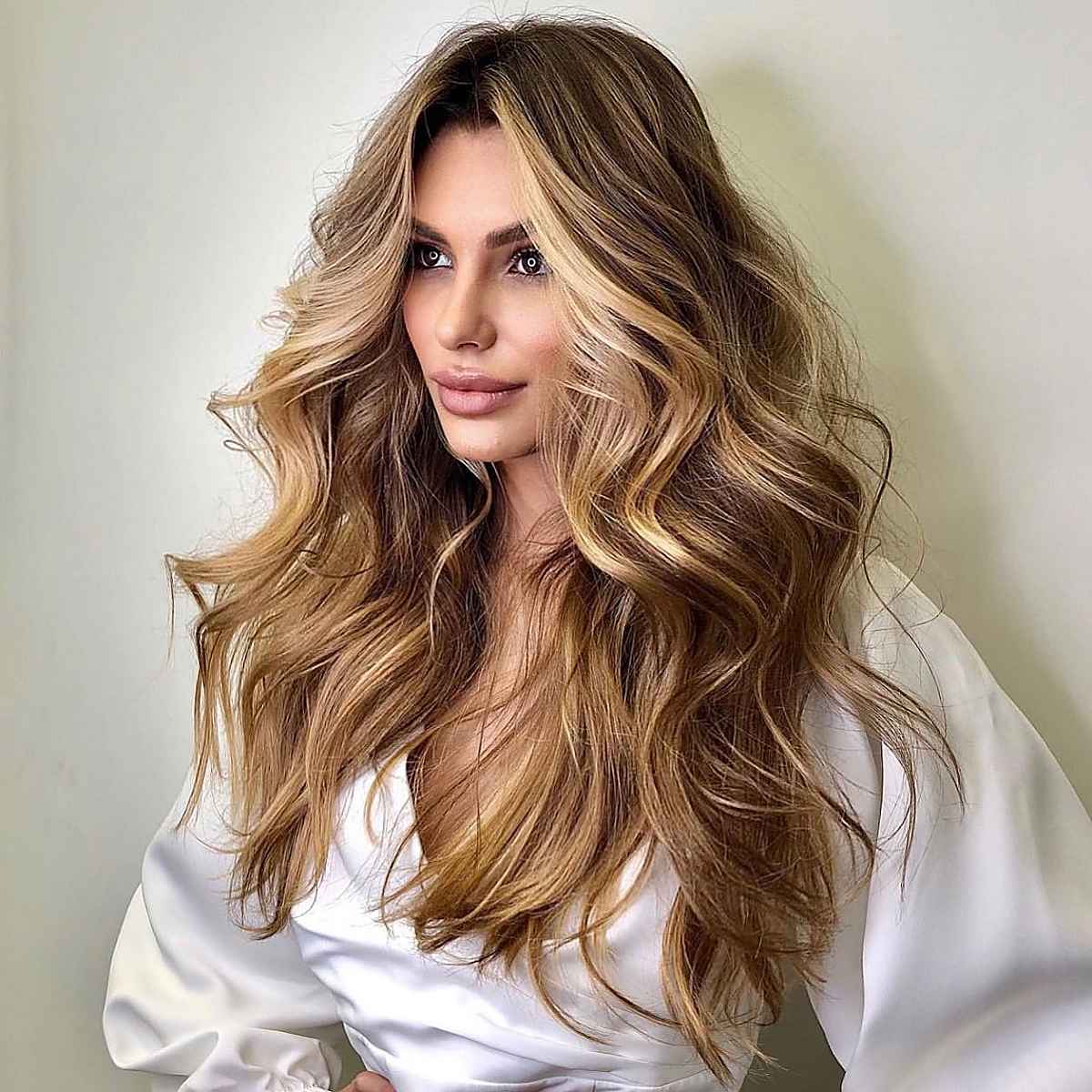 Top 47 Long Wavy Hair Trends for 2025