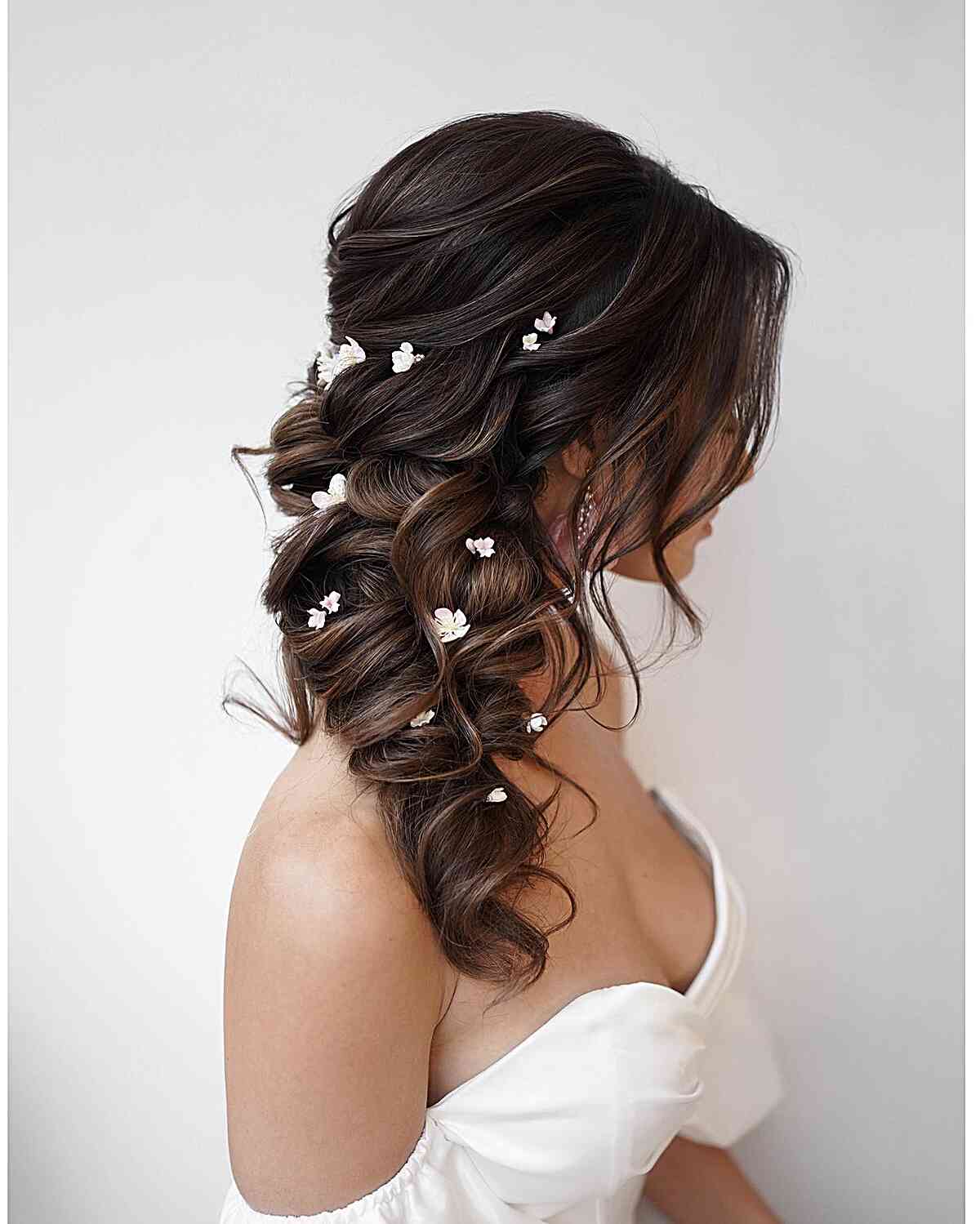 11 Adorable Side Ponytail Styles for 2025 That You Must Check Out!