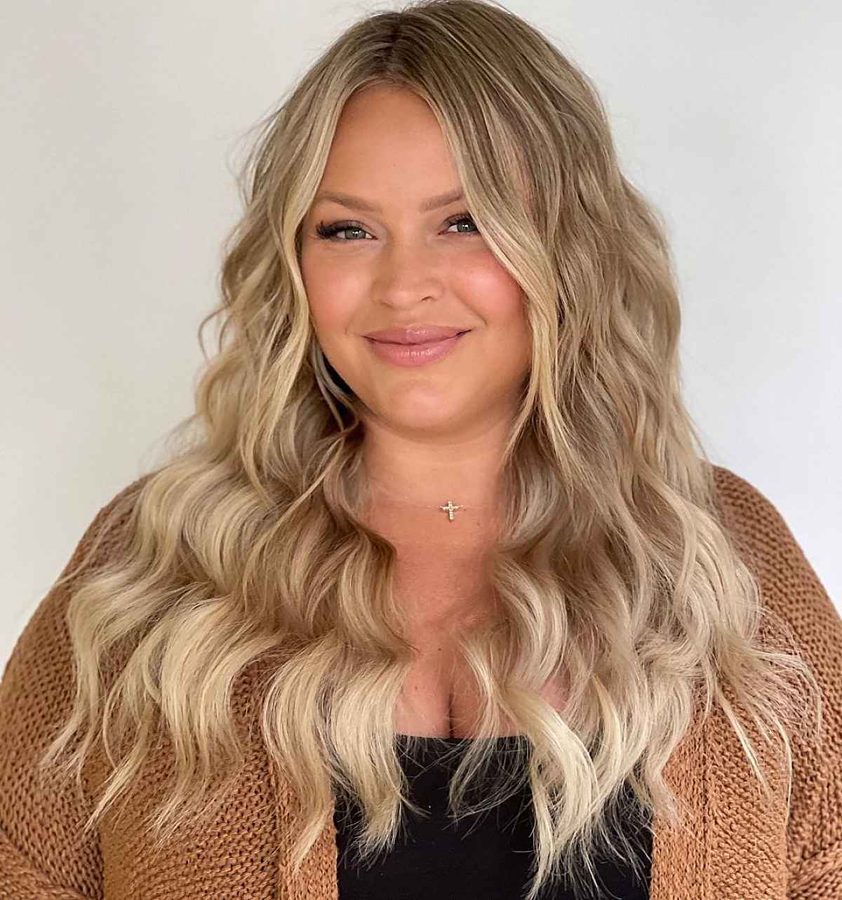 32 Most Flattering Long Hairstyles for Round Face Shapes