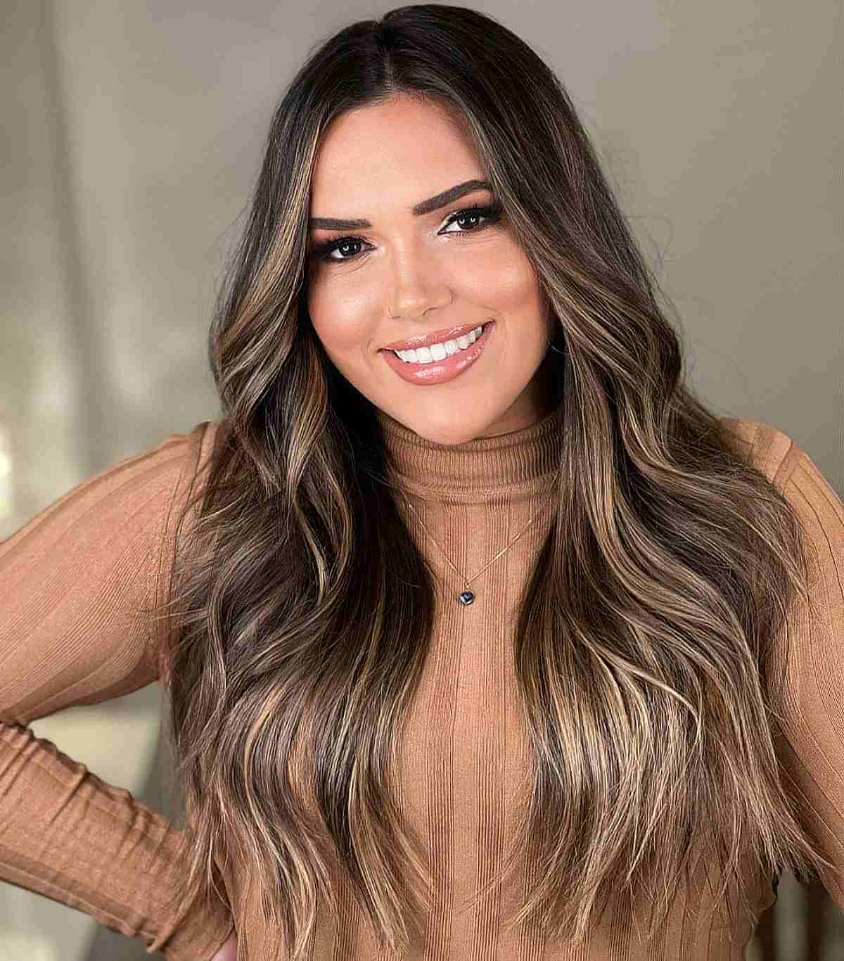 32 Most Flattering Long Hairstyles for Round Face Shapes